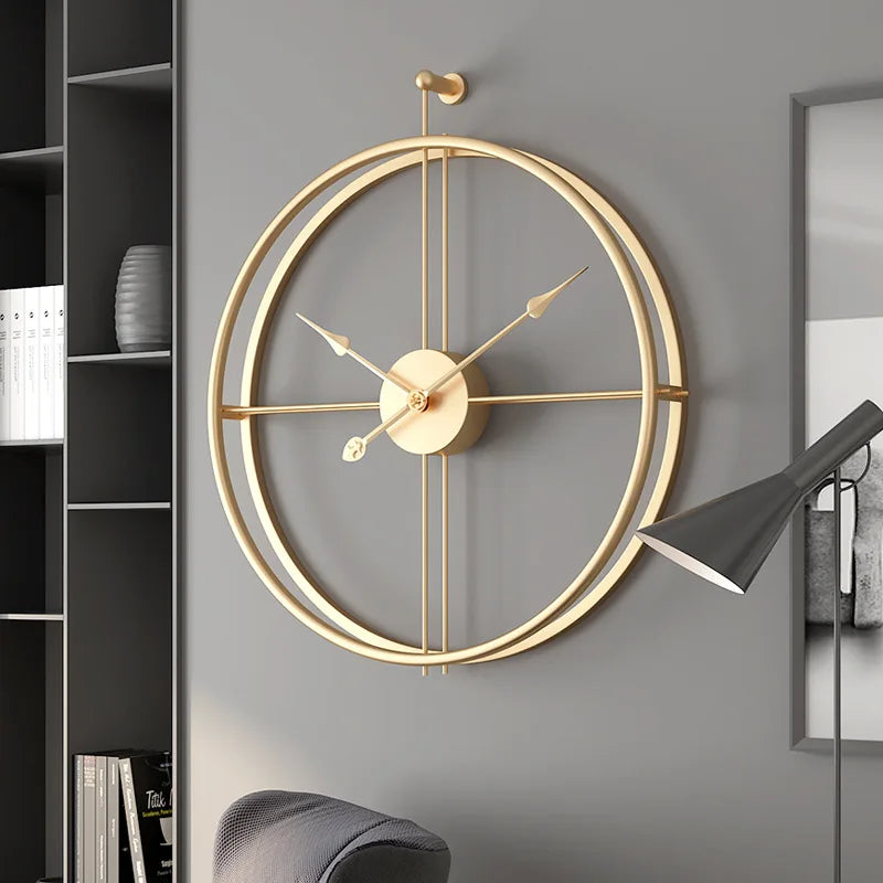 Reloj de pared de diseño para salón.