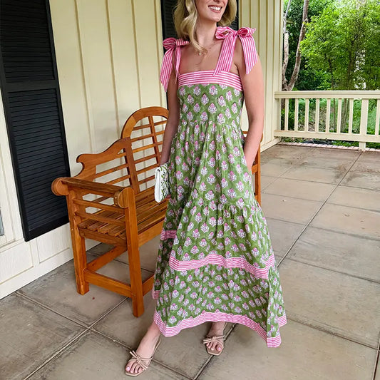 Robe Longue Bohème à Étages Fleurie – Robe d'Été Fluide sans Manches avec Poches